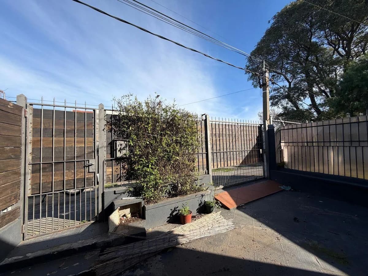 Alquiler Casa En Aires Puros Con Cochera